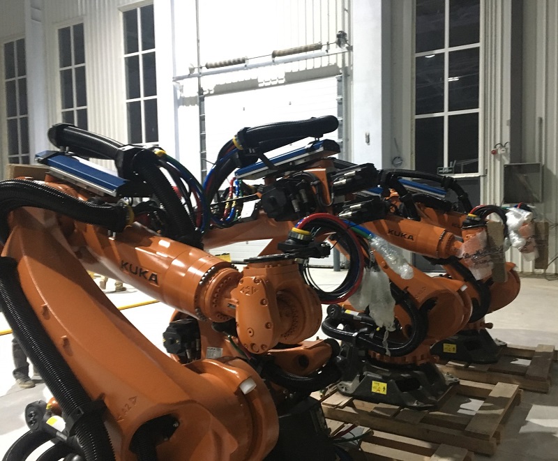 Kuka Industrial Robot and Robot Pipeline